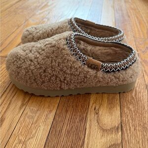 UGG Chestnut Brown Shearling-Lined Slipper Clog